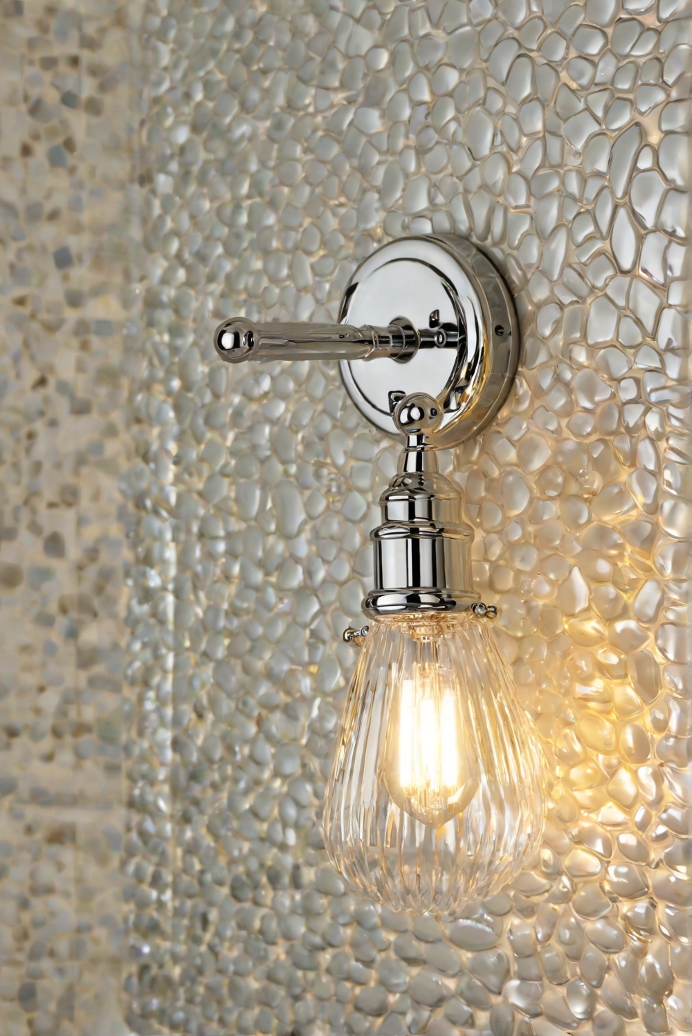 The Easiest Way to Illuminate Your Bathroom: Choosing the Right Lighting Fixtures